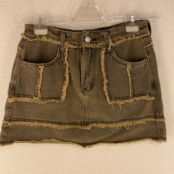 Grunge Style Skirt - Picture 1 of 5